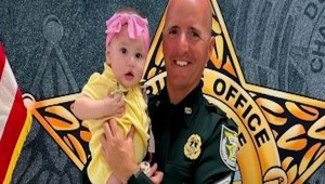 La rápida actuación de un ayudante del sheriff salvó a una familia de vivir una tragedia tras un accidente