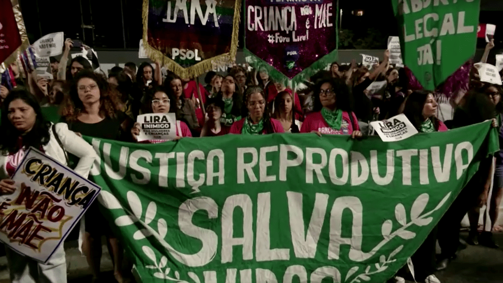 Protestas en Brasil por proyecto de ley que busca equiparar el aborto legal con el homicidio