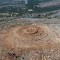 El edificio, de 4.000 años de antigüedad, fue descubierto en una colina de Creta (Grecia), en un terreno destinado a la construcción de un nuevo aeropuerto. (Ministerio de Cultura griego/AP)