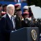 El presidente de Estados Unidos, Joe Biden, asiste a una ceremonia para conmemorar el 80 aniversario del Día D en el Cementerio y Memorial Americano de Normandía en Colleville-sur-Mer, Francia, el 6 de junio. (Foto: Benoit Tessier/Reuters).