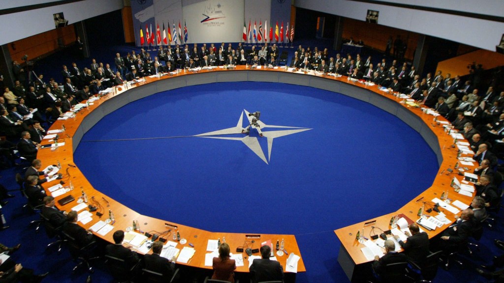 La OTAN y EE.UU. refuerzan compromiso por la seguridad y protección a Ucrania