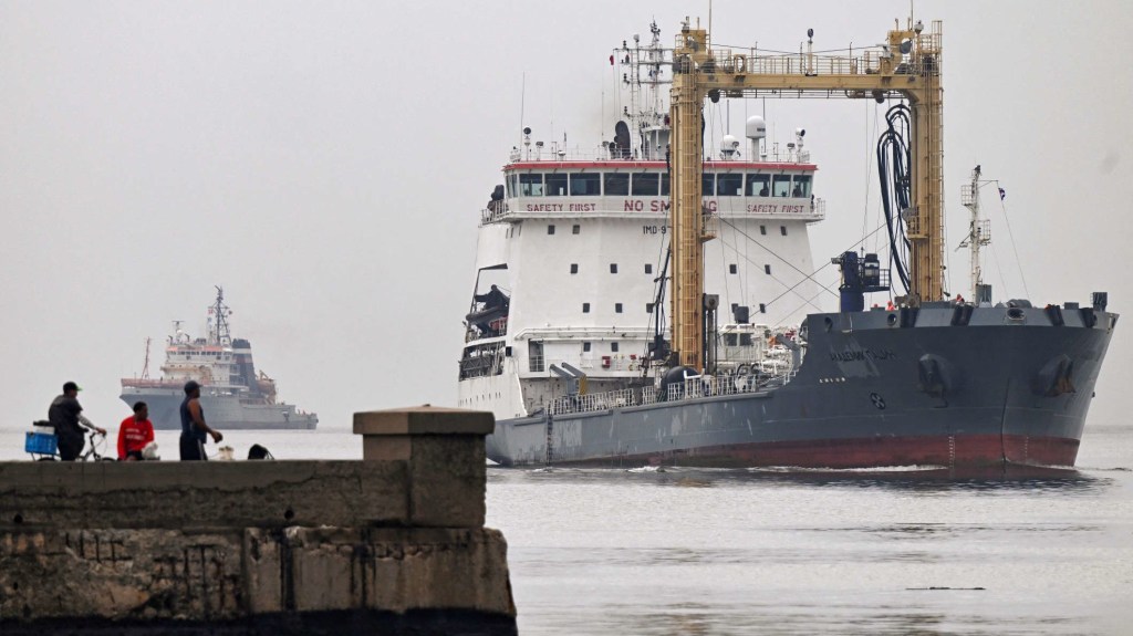 Hay buques de EE.UU. y Rusia en Cuba. ¿Cómo tensiona a la geopolítica de la región?