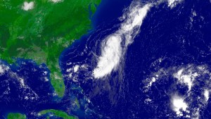 Beryl se intensifica, las temperaturas oceánicas son "combustible y alimento" para el crecimiento de los huracanes