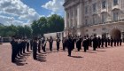Guardia Real interpreta un éxito de Taylor Swift afuera del Palacio de Buckingham