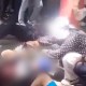 Víctimas de un ataque con arma blanca tendidas en el suelo en el parque de Beishan, Jilin, China, el 10 de junio. CNN ha difuminado zonas de la imagen para ocultar las identidades y las lesiones gráficas de las víctimas. (Imagen tomada de redes sociales)