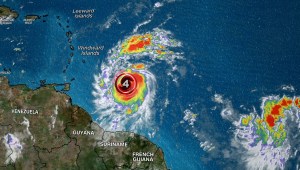 Beryl ya es categoría 4 y es “extremadamente peligroso”, dice el Centro Nacional de Huracanes