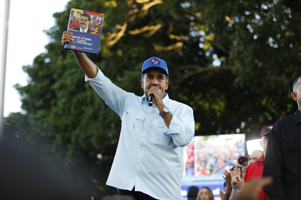 De los inicios políticos a las presidencias cuestionadas: los años de Nicolás Maduro en el poder, en fotos imagen-94