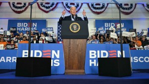 El presidente Joe Biden habla durante un evento de campaña en Madison, Wisconsin, el 5 de julio de 2024. (Saul Loeb/AFP/Getty Images)
