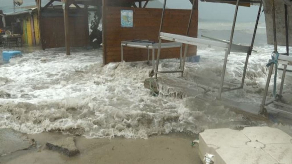 Casas y negocios destruidos por el huracán Beryl en Santa Lucía y Barbados