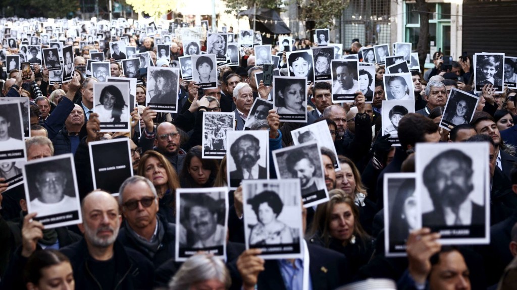 A 30 años del atentado a la AMIA en Buenos Aires, continúa el reclamo por justicia