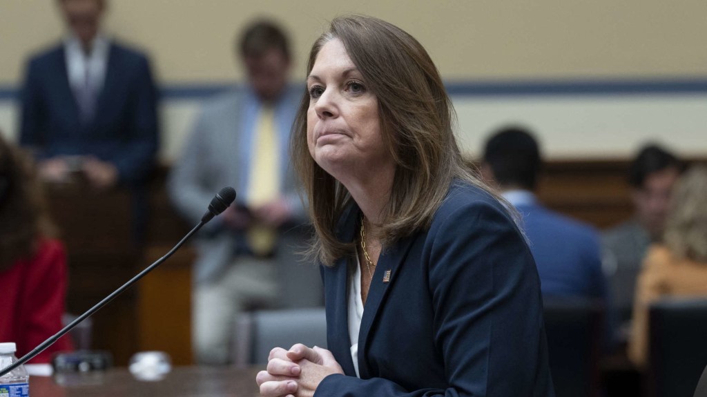 Kimberly Cheatle, directora del Servicio Secreto, recibió fuertes críticas a su trabajo
