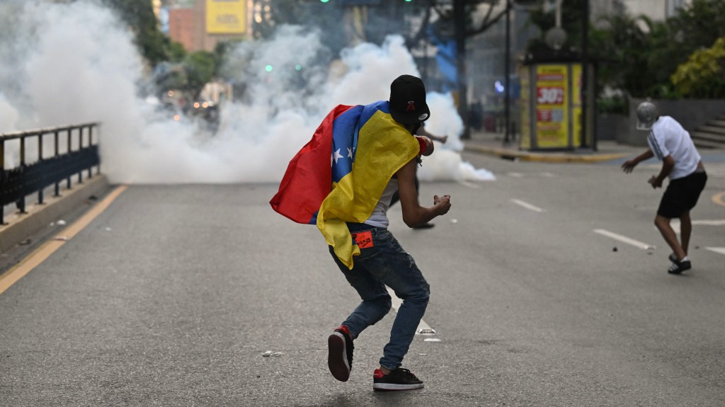 protestas gas violencia policia manifestantes venezuela elecciones perspectivas mexico tv