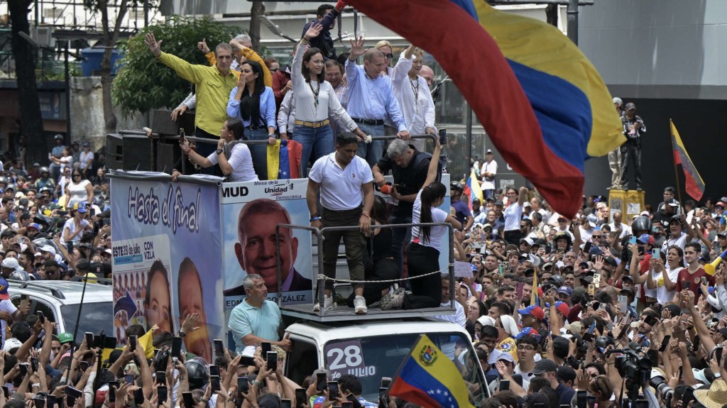 Expresidente Fox: El apoyo internacional podría ayudar a evitar más encarcelamientos de opositores en Venezuela