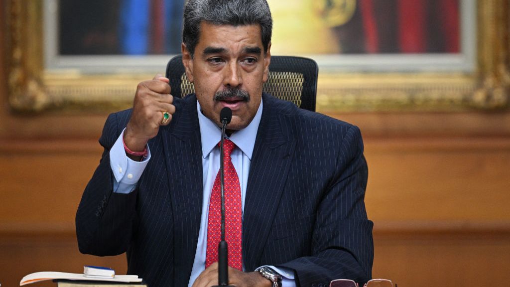 Maduro: “No me temblará el pulso para llamar al pueblo a una nueva revolución”