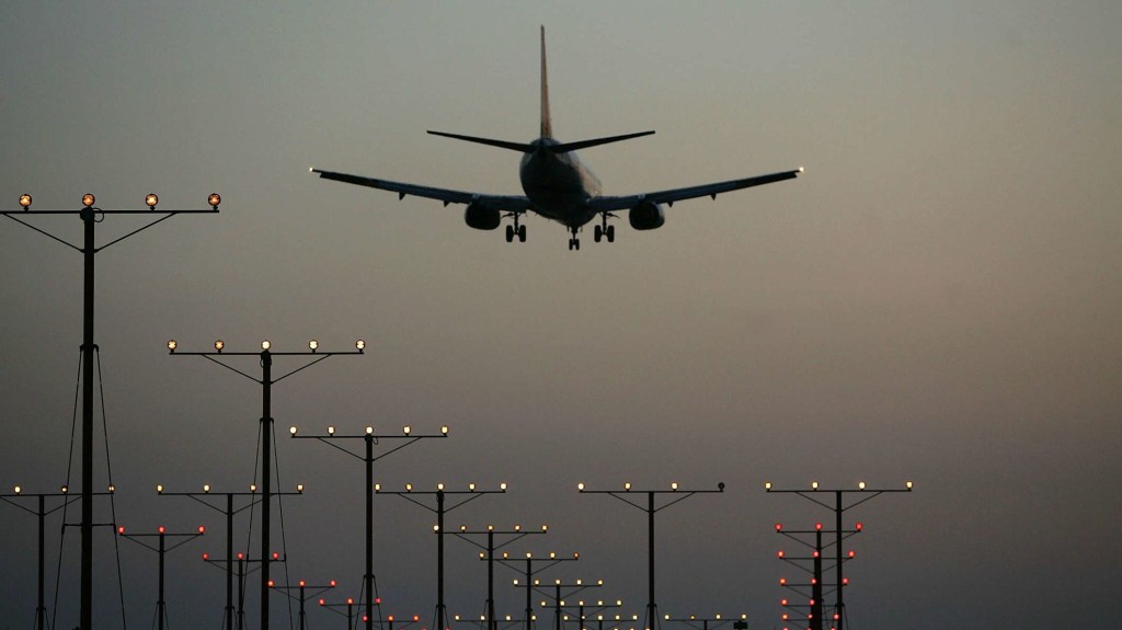 Un tribunal bloquea la norma sobre tasas aéreas en EE.UU.