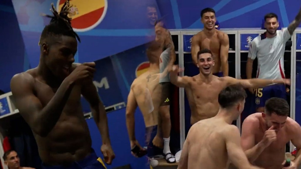Bailes, gritos y cánticos: Así fue la eufórica celebración de los jugadores de España tras la victoria ante Francia