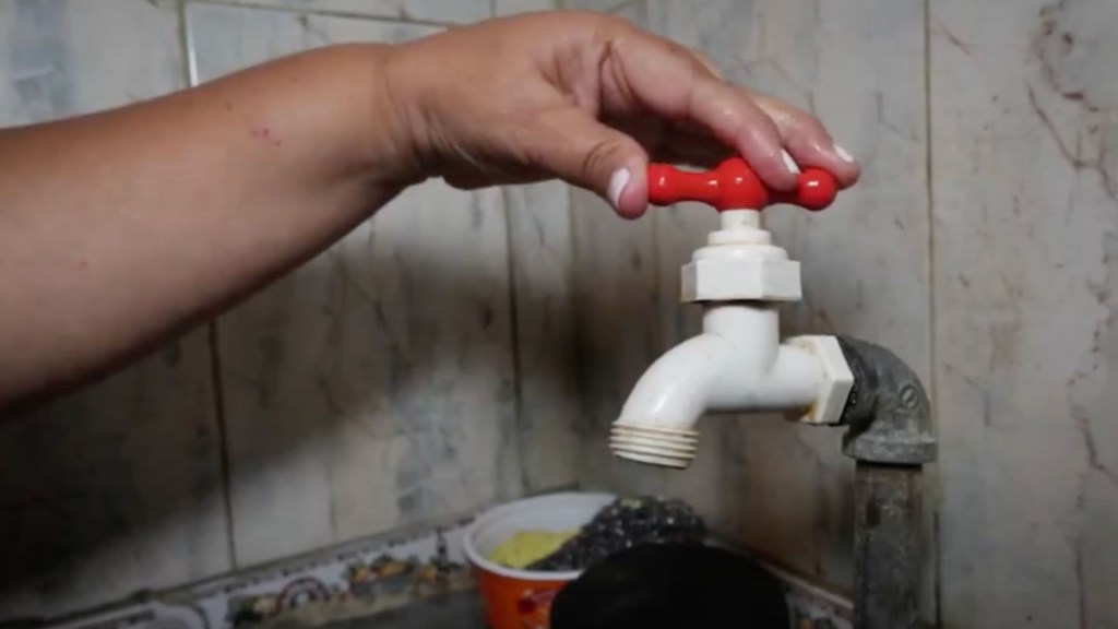 Escasez de agua y apagones, así se ven afectados los servicios esenciales en Venezuela