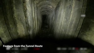 Las Fuerzas de Defensa de Israel llevan a la CNN a Gaza para ver red de túneles