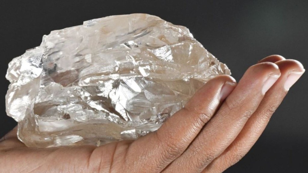 Así es el enorme diamante de 2.492 quilates: podría ser el segundo más grande del mundo