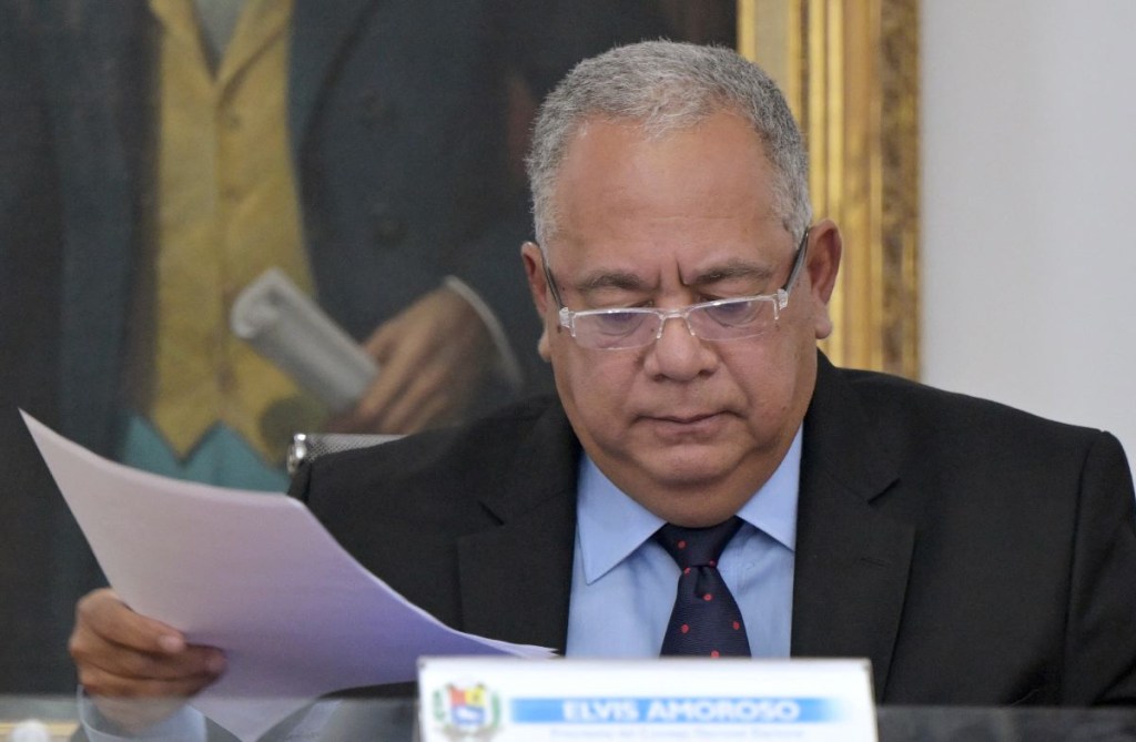 El presidente del Consejo Nacional Electoral (CNE) de Venezuela, Elvis Amoroso, durante una conferencia de prensa en Caracas. (YURI CORTEZ/AFP via Getty Images)