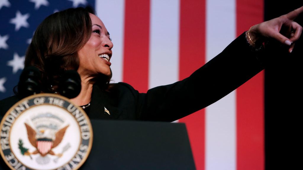 Las propinas, el único tema que une a Kamala Harris y Donald Trump