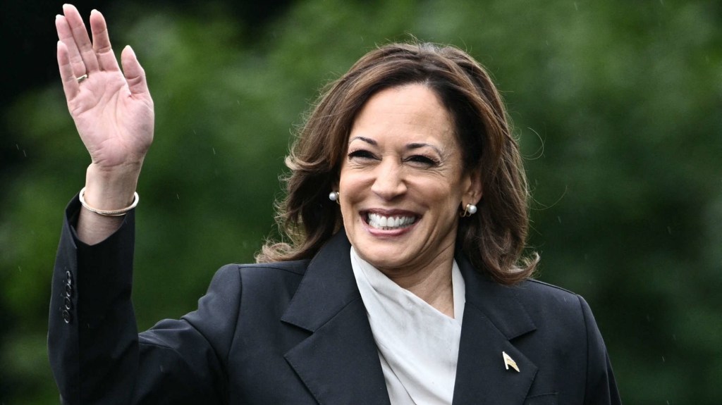 ¿Qué estrategia debe seguir Kamala Harris para enfrentarse a Trump? El análisis de Andrés Oppenheimer