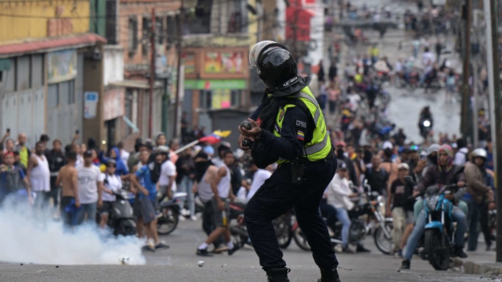 Edmundo González pide a Maduro la liberación de detenidos en Venezuela