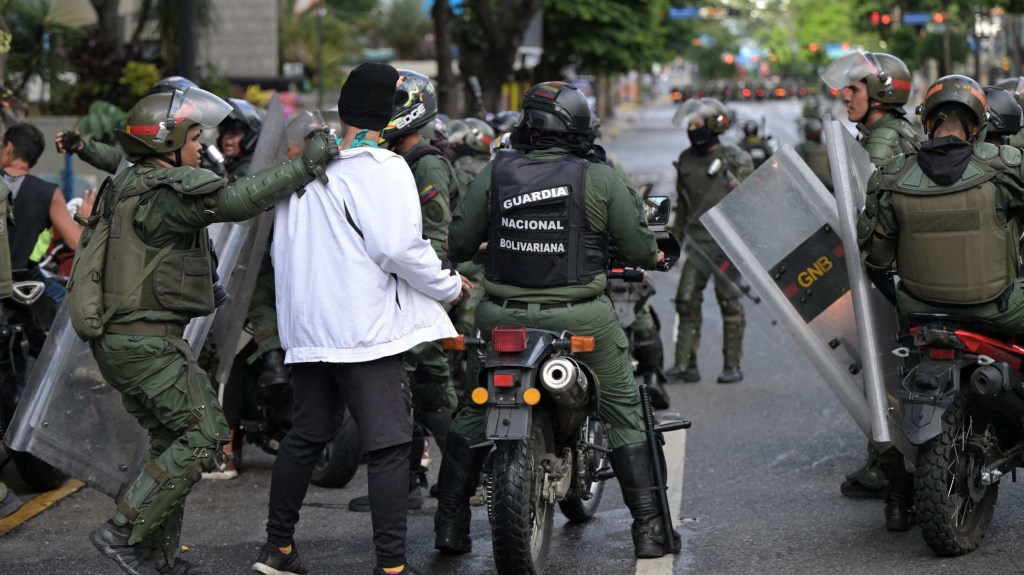 Foro Penal: No hay derecho a defensa privada ni se investigan las detenciones en Venezuela