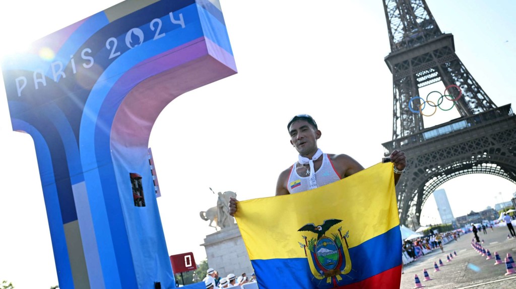 Daniel Pintado de Ecuador gana la medalla de oro en marcha 20 km en París 2024