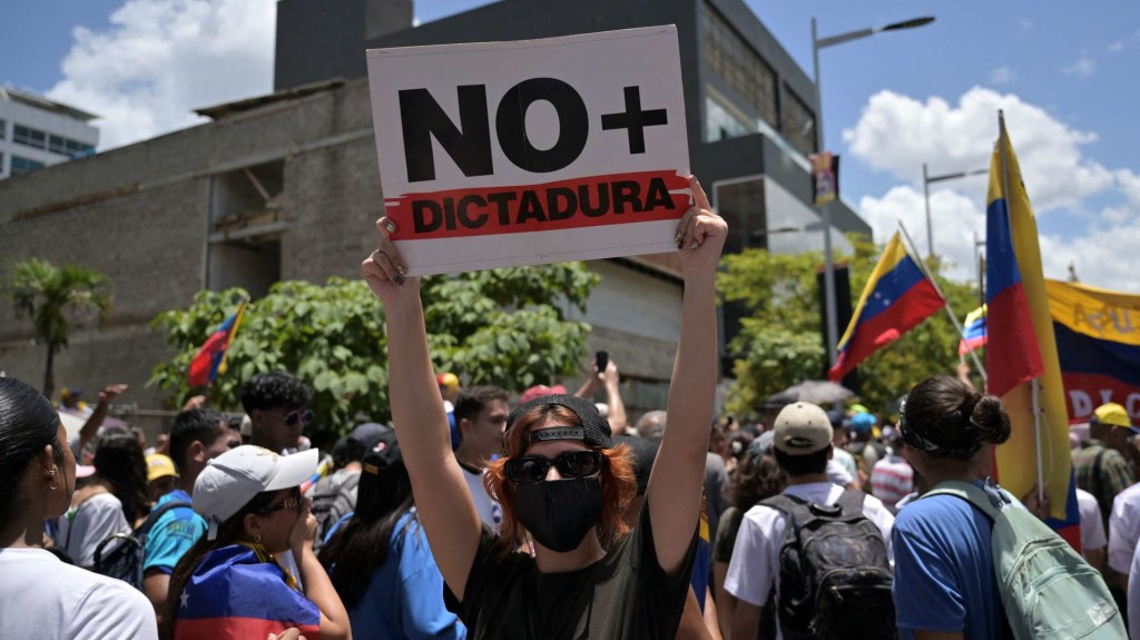 Expresidente Duque propone pasos para una transición pacífica en Venezuela