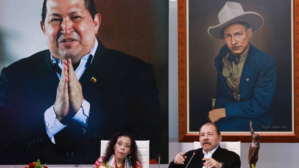 El presidente de Nicaragua ofrece combatientes sandinistas a Maduro