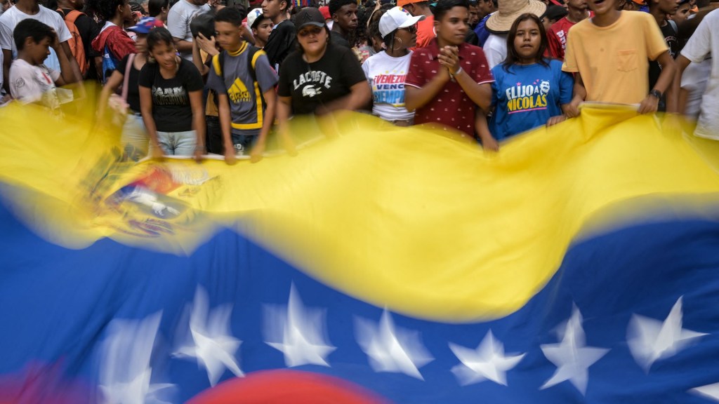 Tienen que renacer de las cenizas las instituciones devastadas por Maduro, dice exalcalde de Caracas
