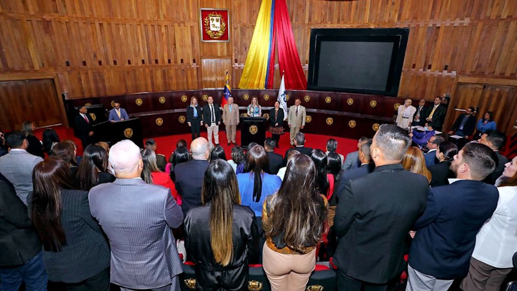 Tribunal Supremo de Venezuela pide al CNE que entregue las actas de votación