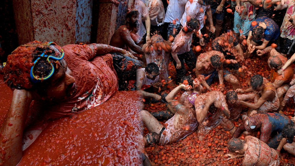 Las mejores imágenes que dejó la fiesta de la Tomatina 2024 en España