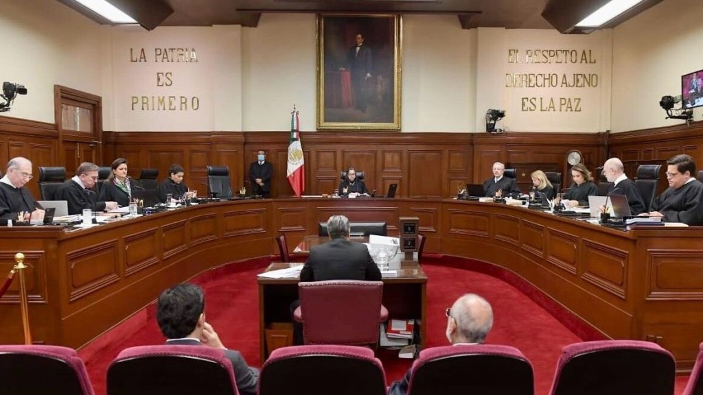 Carbonell: Se quiere politizar la justicia en México