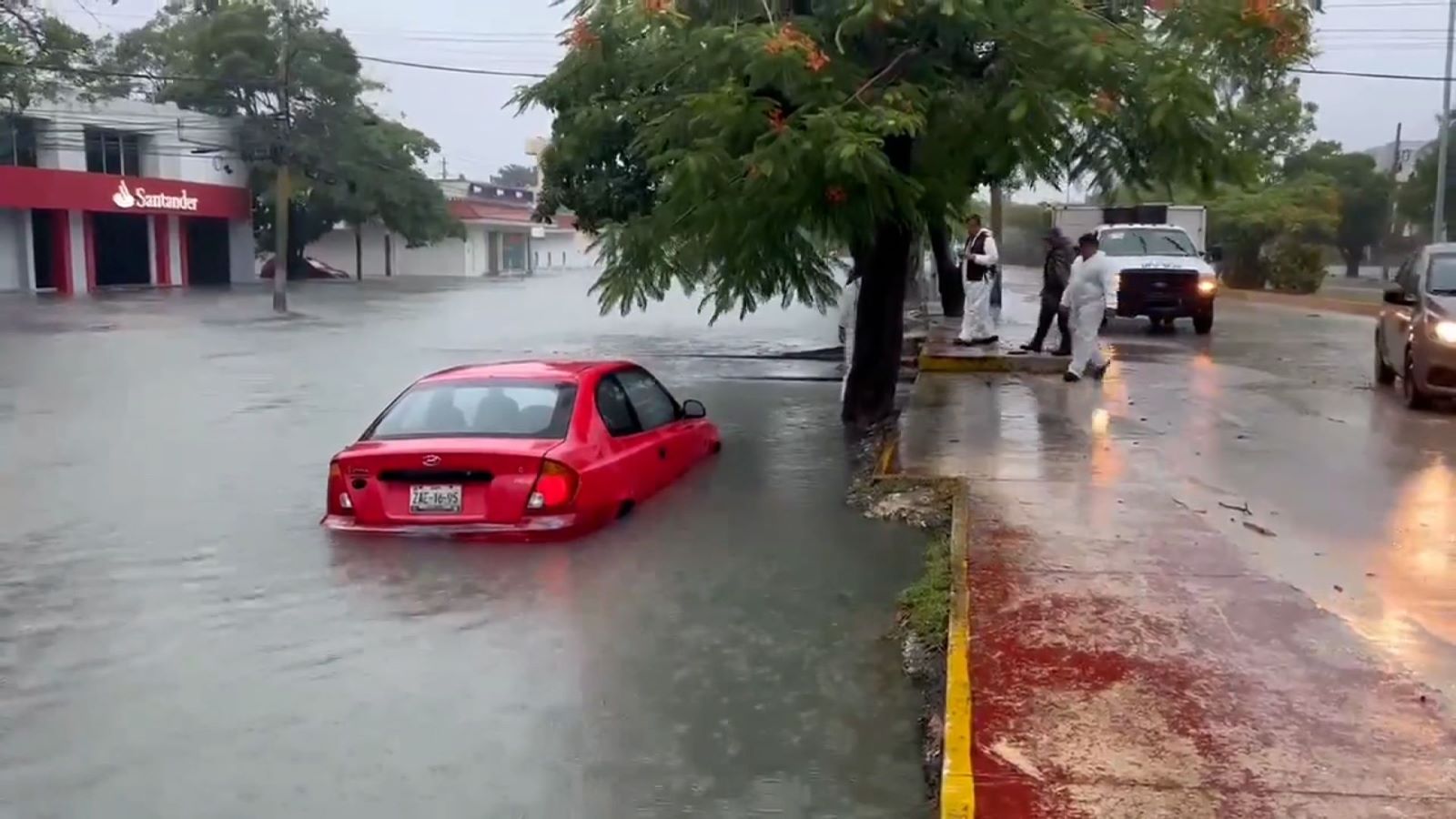 Los huracanes afectan a muchas familias estadounidenses. Foto: CNN Español. 