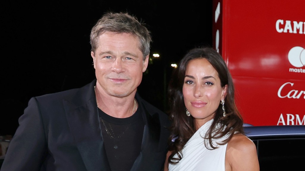 Brad Pitt se mostró con su pareja Inés de Ramón