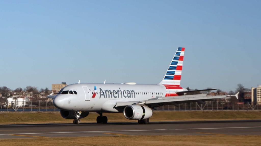 American Airlines anunció que planea expandir su servicio transatlántico con nuevos destinos a Europa en el verano de 2025.