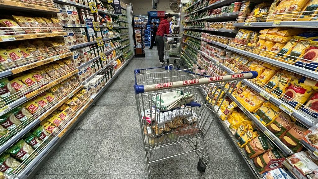 Se desacelera la inflación en Argentina