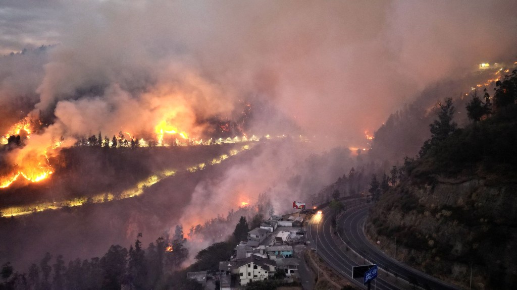 ¿Afectará la crisis energética y los incendios el crecimiento del PIB en Ecuador?