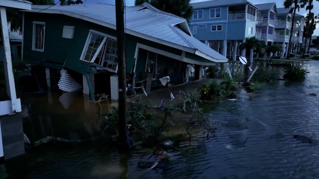 Imágenes aéreas muestran los daños causados ​​por Helene en Cedar Key y Steinhatchee, Florida