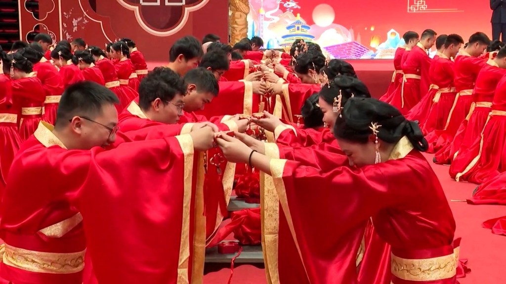 Las imágenes que dejó la boda masiva de más de 5.000 personas en China