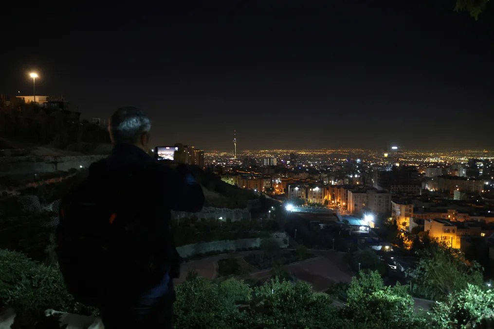 Vista general de Teherán después de que se escucharon varias explosiones en la capital iraní el sábado. (Majid Asgaripour/Wana News Agency/Reuters)