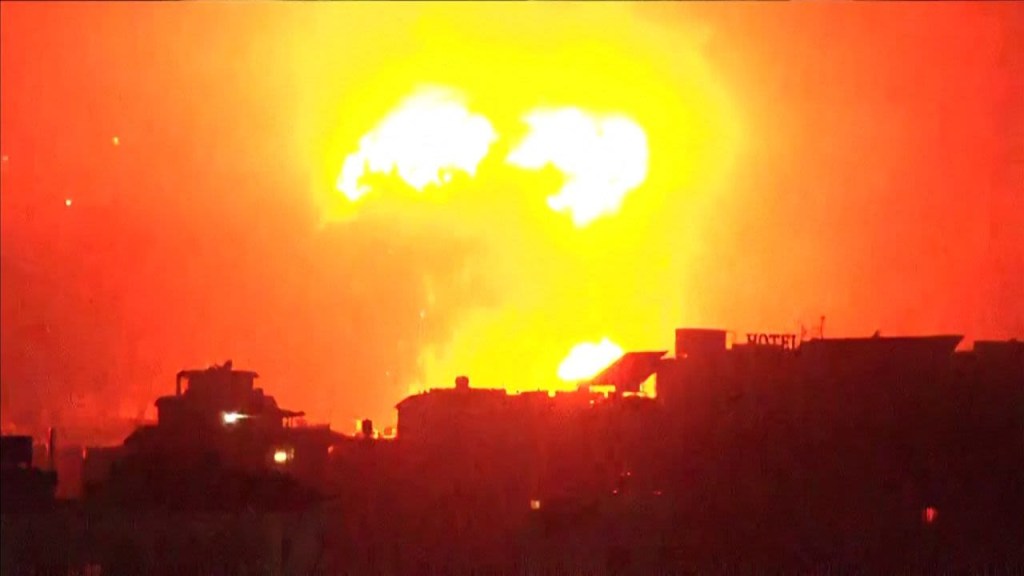 Video muestra grandes explosiones en Beirut