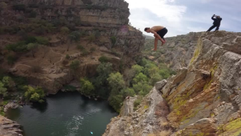 Come Girardot consigue un récord del mundo en la disciplina "Death Diving"