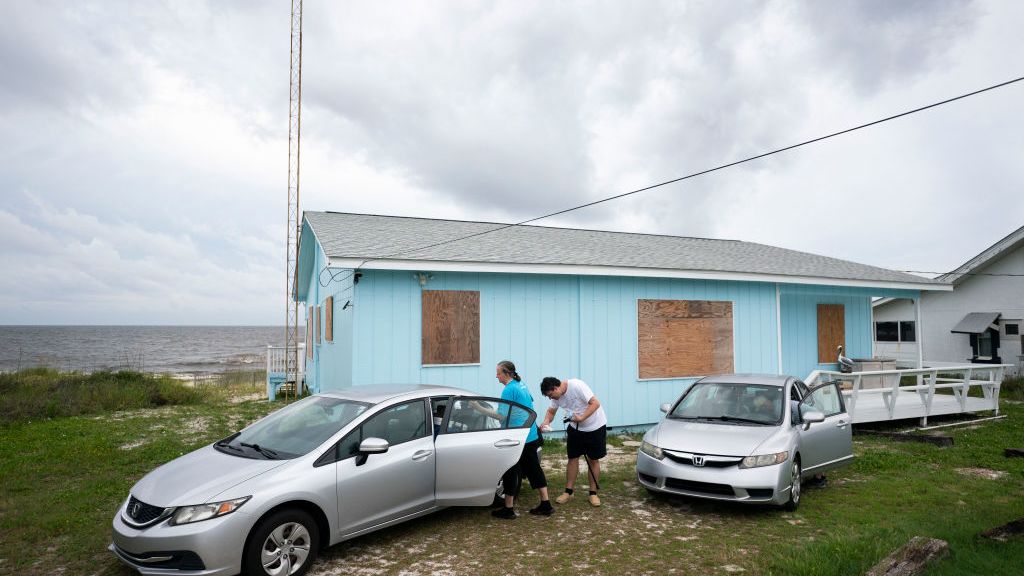 Mira estos testimonios de familias que evacuaron zonas de riesgo en la Florida