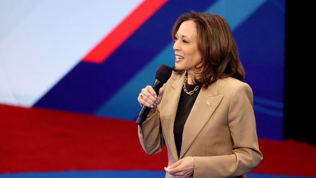 Los temas que se abordaron en el foro público de Kamala Harris en Univision