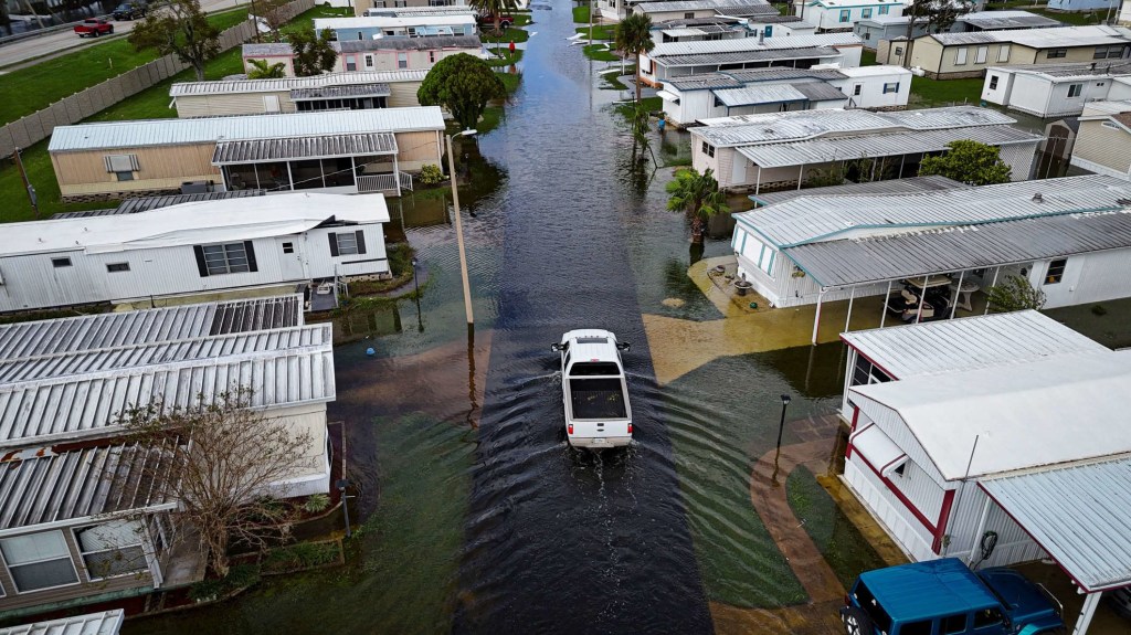 Las inundaciones no ceden en Florida tras el paso de Milton