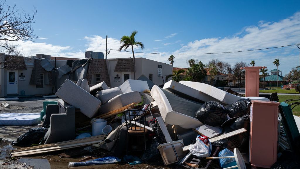 Residentes de la Florida dicen que el tornado que devastó su barrio ha sido lo más aterrador