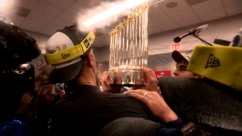 Mira la eufórica celebración de los Dodgers de Los Ángeles tras ganar su octava Serie Mundial